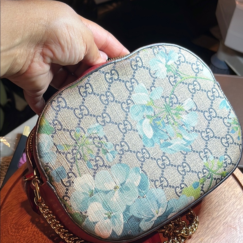 Gucci Blue and Gold Crossbody Bag with Iconic Design - Picture 11 of 17